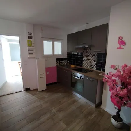 Holiday home Maison Pink Flamingo Aeroport 2 A 4 Personnes