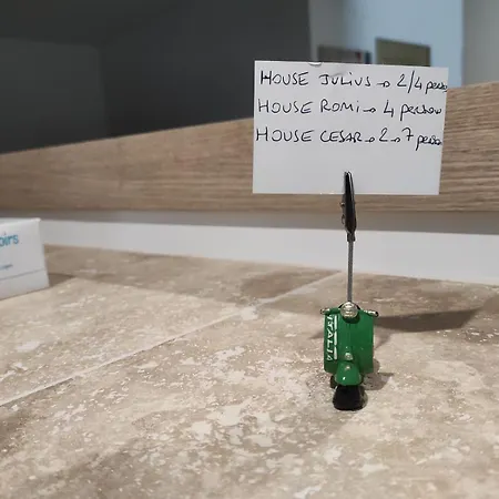 Maison Pink Flamingo Aeroport 2 A 4 Personnes Hébergement de vacances *