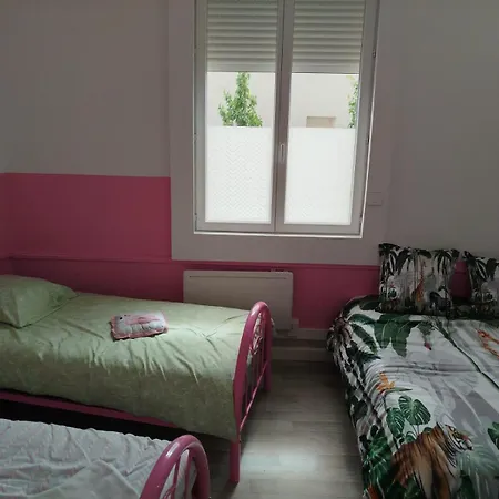 Hébergement de vacances Maison Pink Flamingo Aeroport 2 A 4 Personnes *