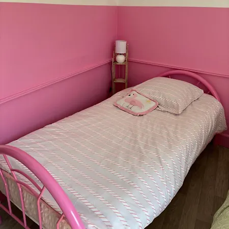Holiday home Maison Pink Flamingo Aeroport 2 A 4 Personnes